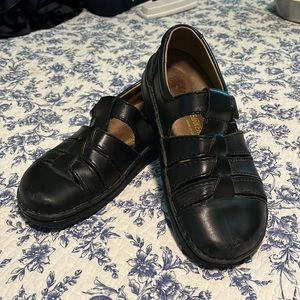 Birkenstock Fisherman Sandal. Size 9. Black.